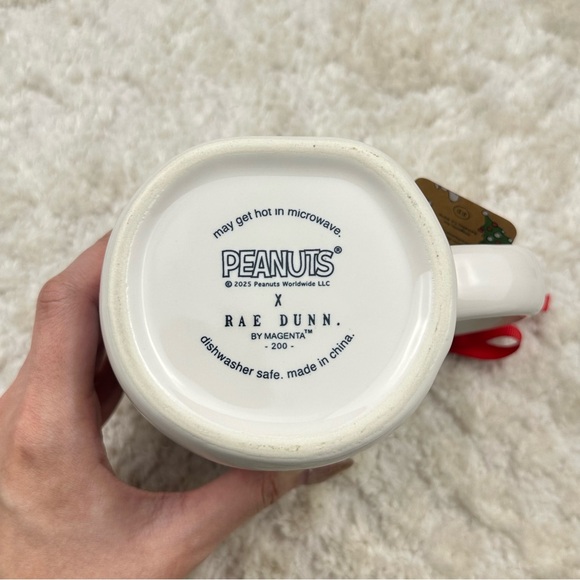 Rae Dunn Peanuts Christmas Mug - Picture 5 of 8